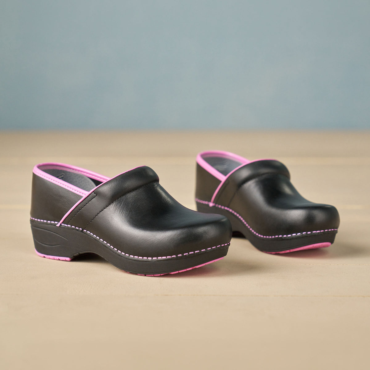 XP 2.0 Black/Pink Leather - Dansko Everyday