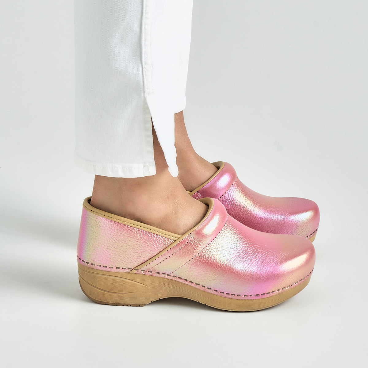 XP 2.0 Pink Iridescent Leather - Dansko Trending