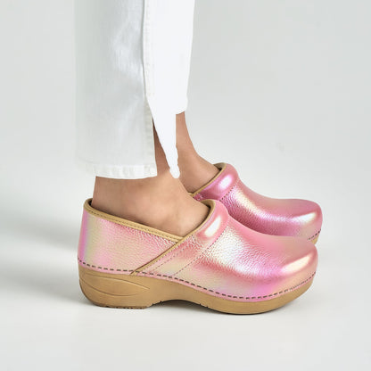 XP 2.0 Pink Iridescent Leather - Dansko Trending