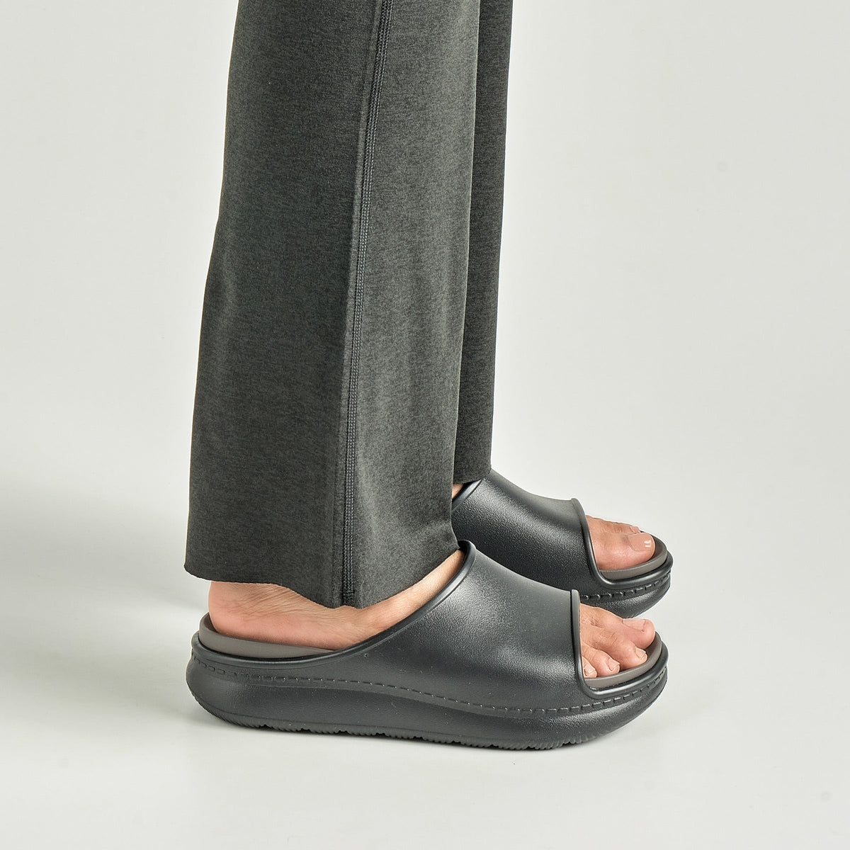 Devyn Black Molded - Dansko Quality