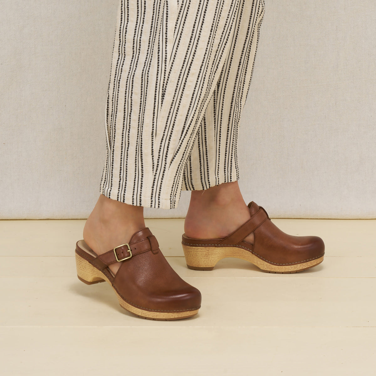 Leandra Brown Leather - Dansko Essential
