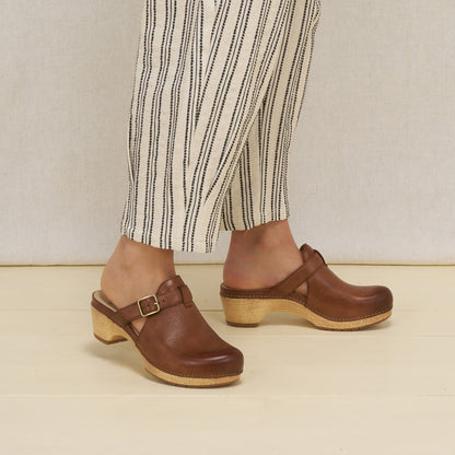 Leandra Brown Leather - Dansko Essential