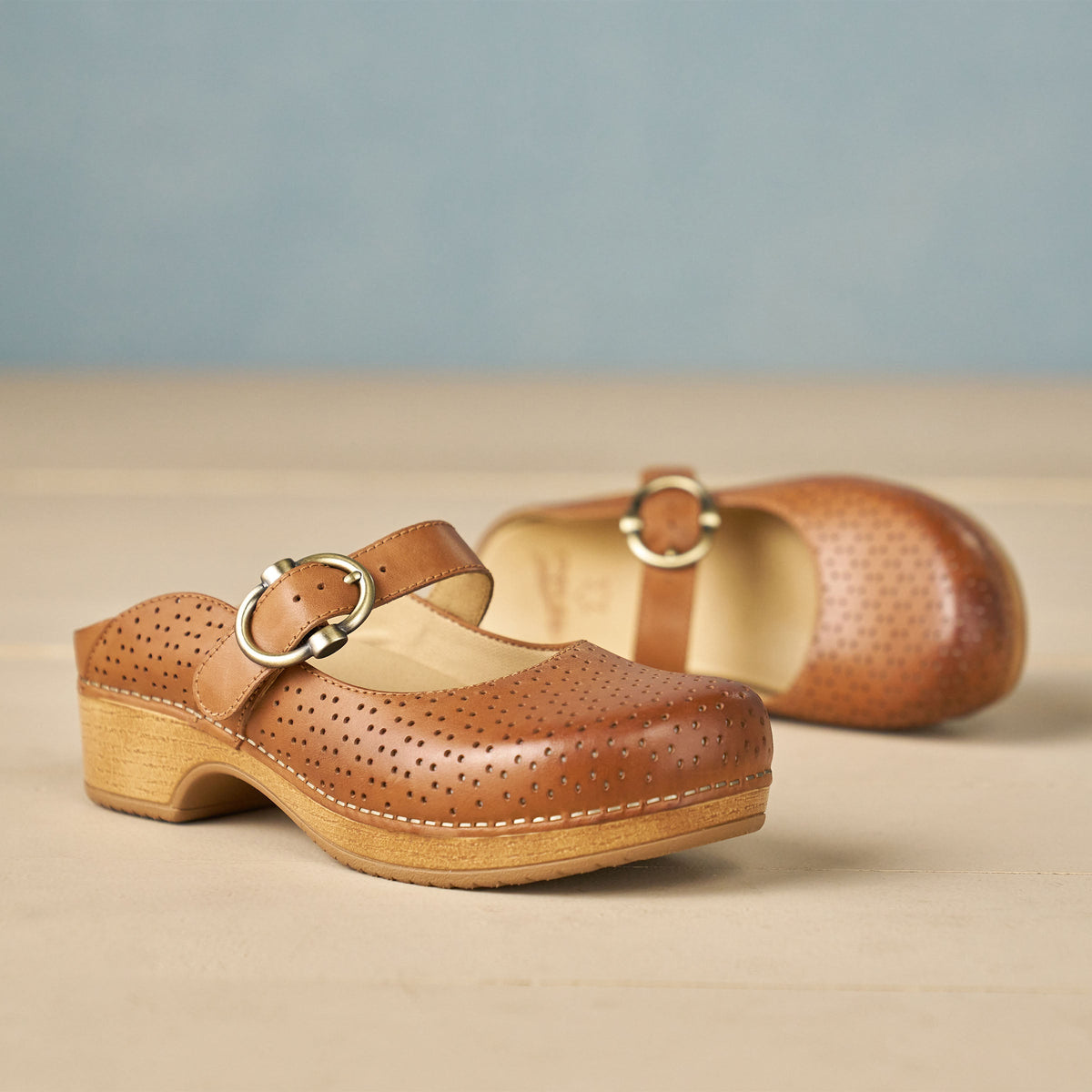 Blaire Clog Tan - Dansko Latest