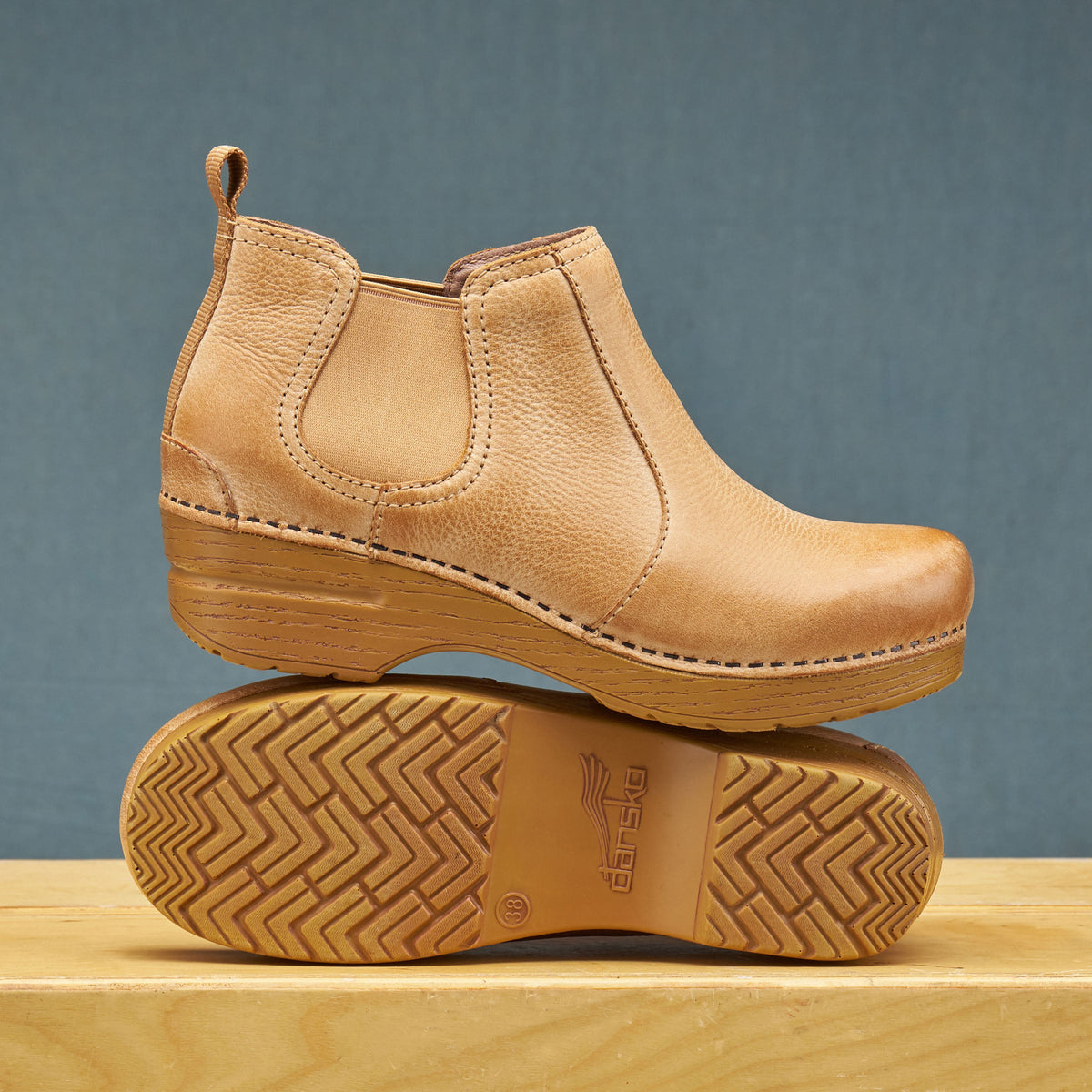 Frankie Honey Distressed - Dansko Exclusive