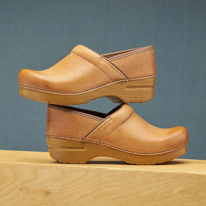Wide Pro Honey Distressed - Dansko Popular