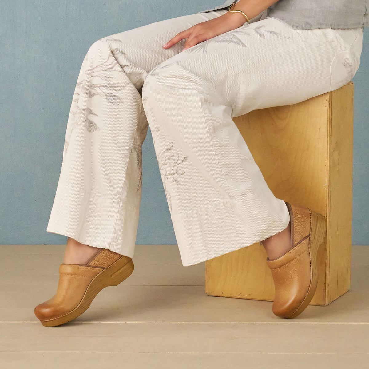 Wide Pro Honey Distressed - Dansko Popular