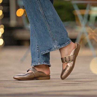 Lotus Dark Gold Metallic - Dansko Trending