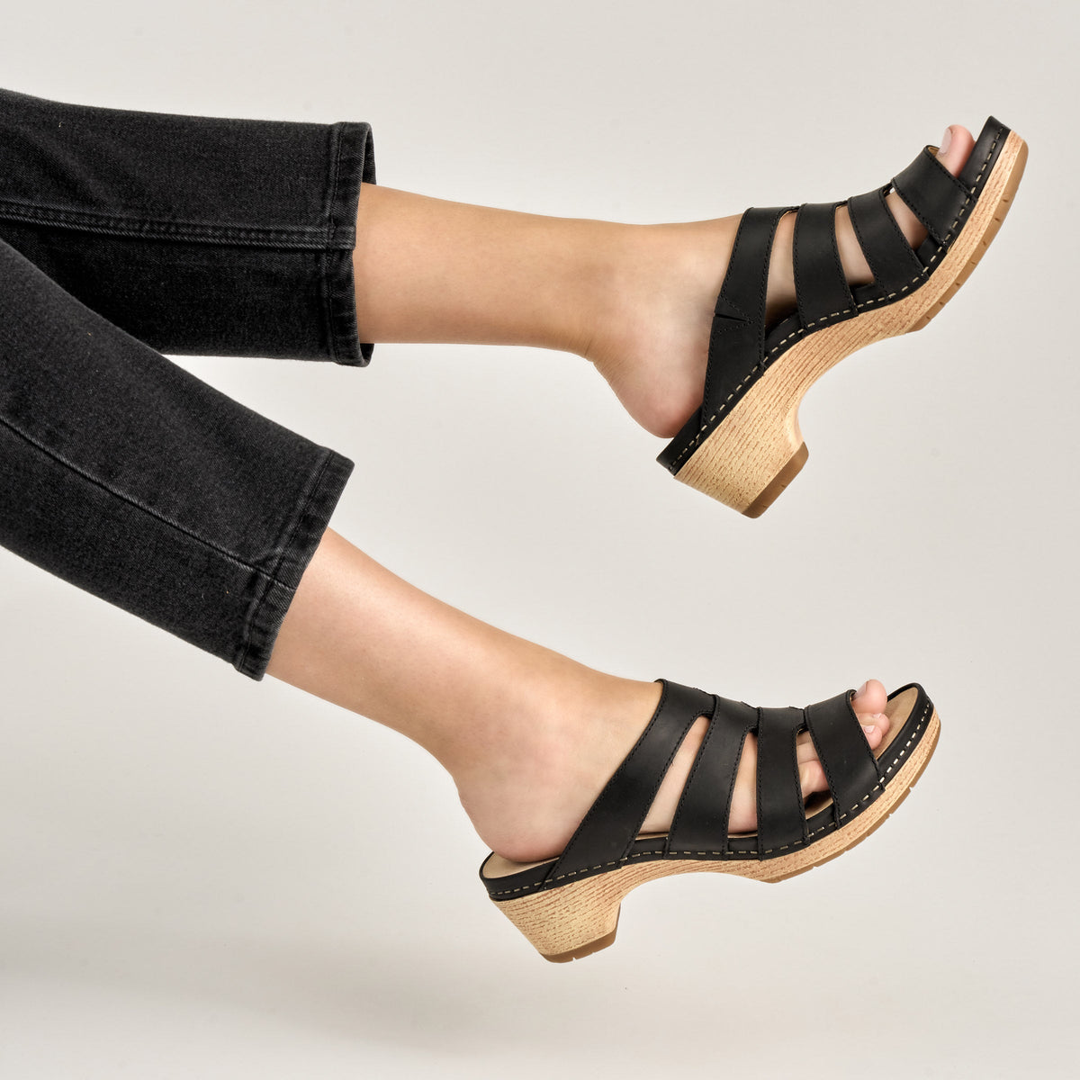 Lyndi Black Oiled Pull Up - Dansko Trusted