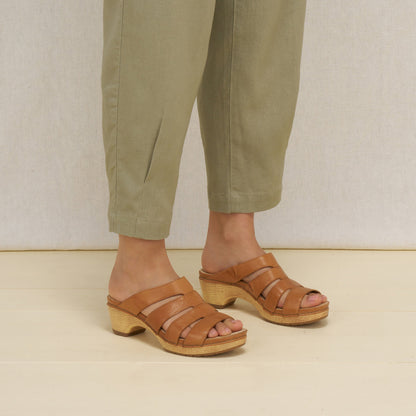 Lyndi Natural Leather - Dansko Premium