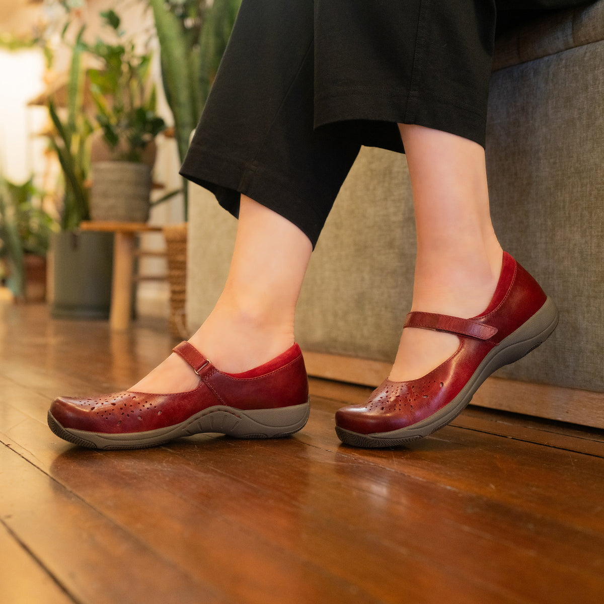Stacy Red Waxy Burnished - Dansko Sale