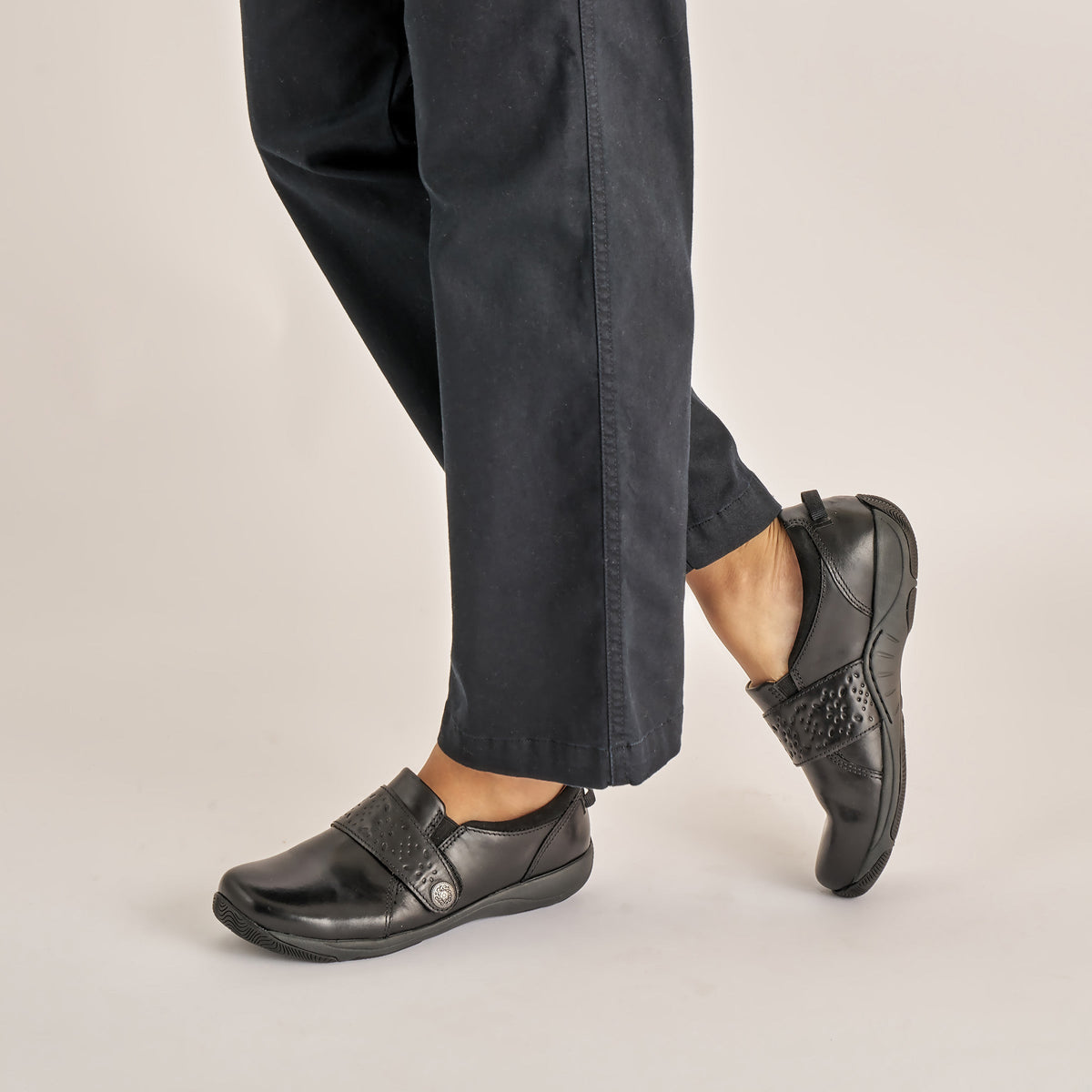 Sallie Black Waxy Burnished - Dansko Exclusive