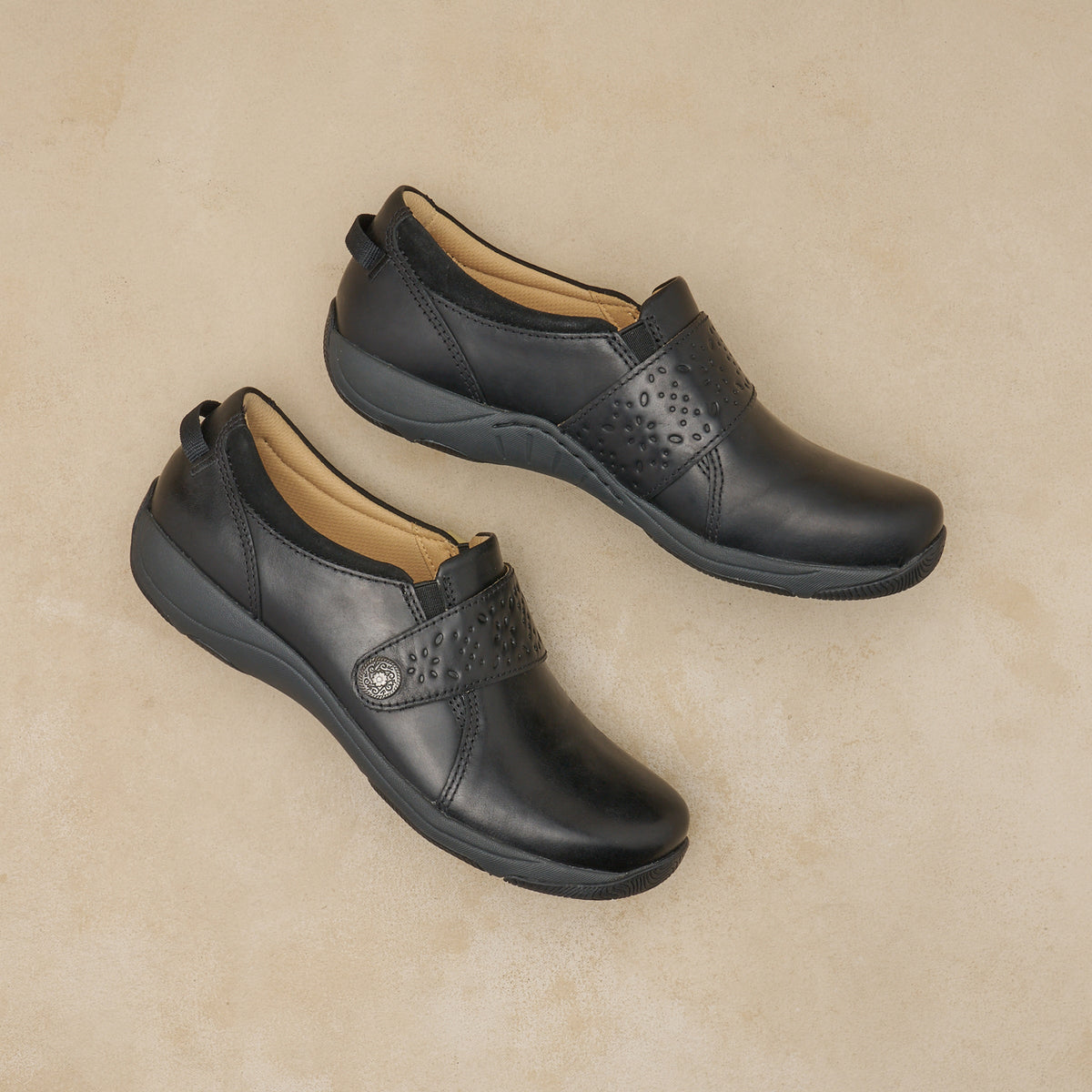 Sallie Black Waxy Burnished - Dansko Exclusive